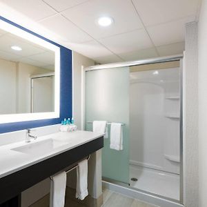 One-Bedroom Queen Suite Non-Smoking